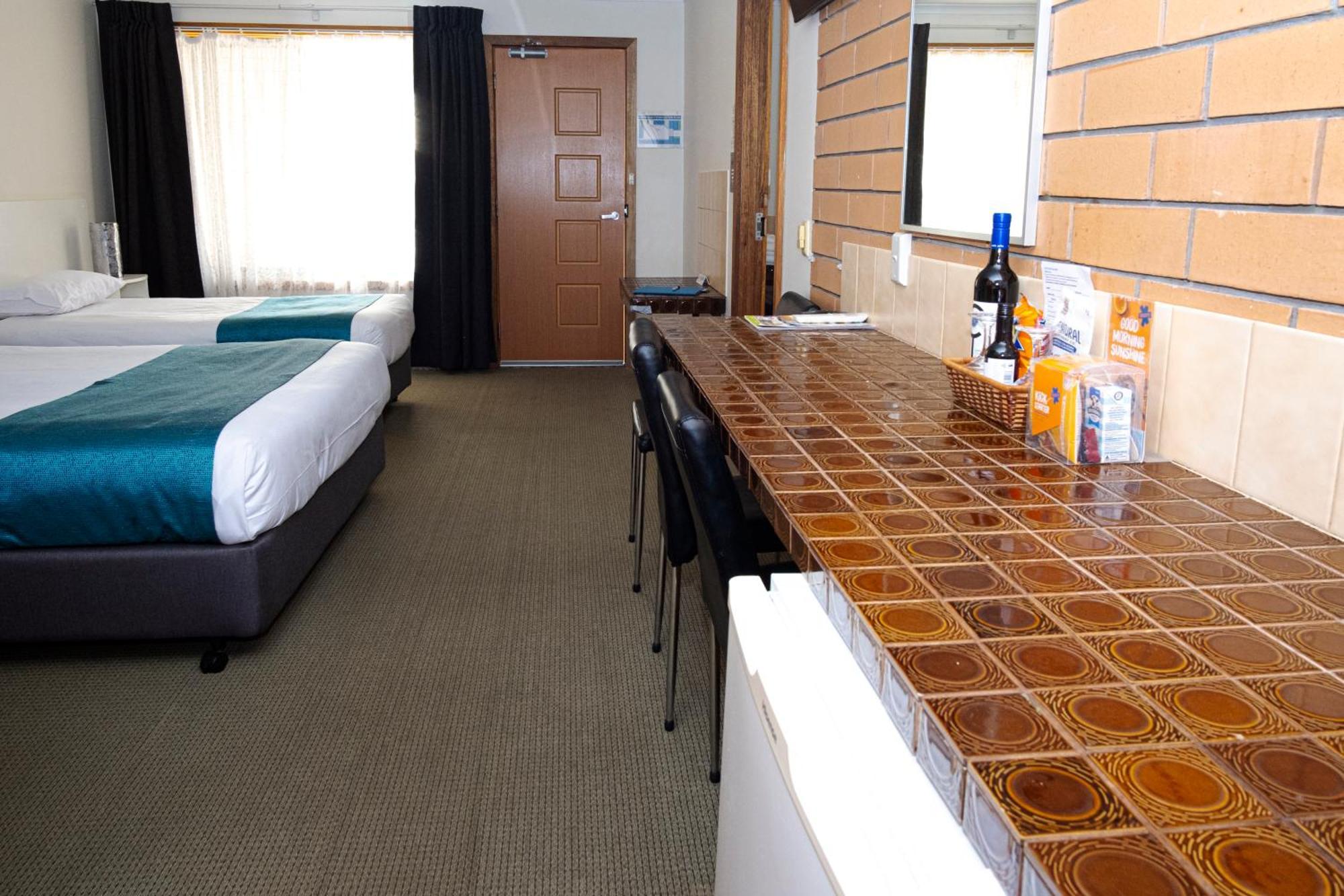 Keith Motor Inn Bagian luar foto