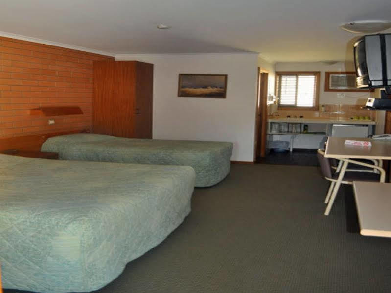 Keith Motor Inn Bagian luar foto
